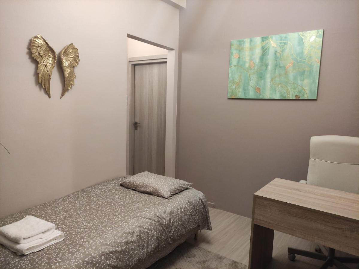 Love Truth Life Apartment Piraeus Ngoại thất bức ảnh
