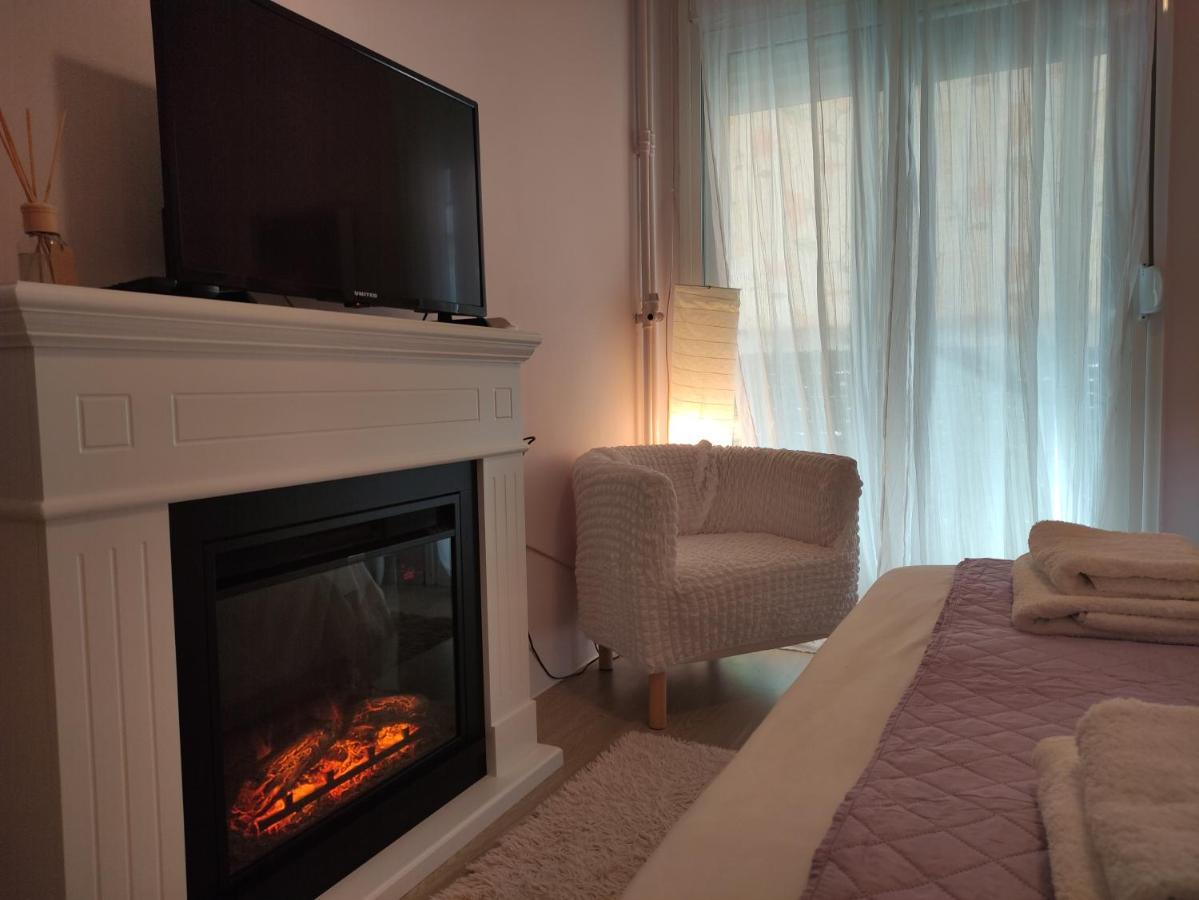 Love Truth Life Apartment Piraeus Ngoại thất bức ảnh